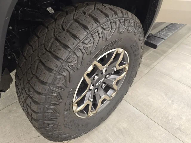 Used 2026 White Sand Chevrolet ZR2 image 38