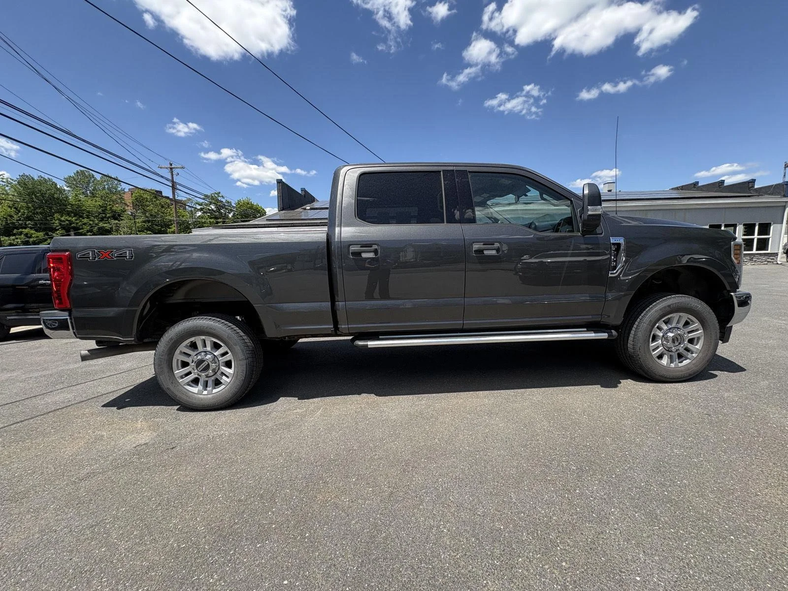 Used 2018 Magnetic Metallic Ford XLT image 10