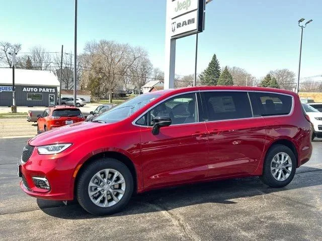 2026 Chrysler Pacifica Limited - Photo 6