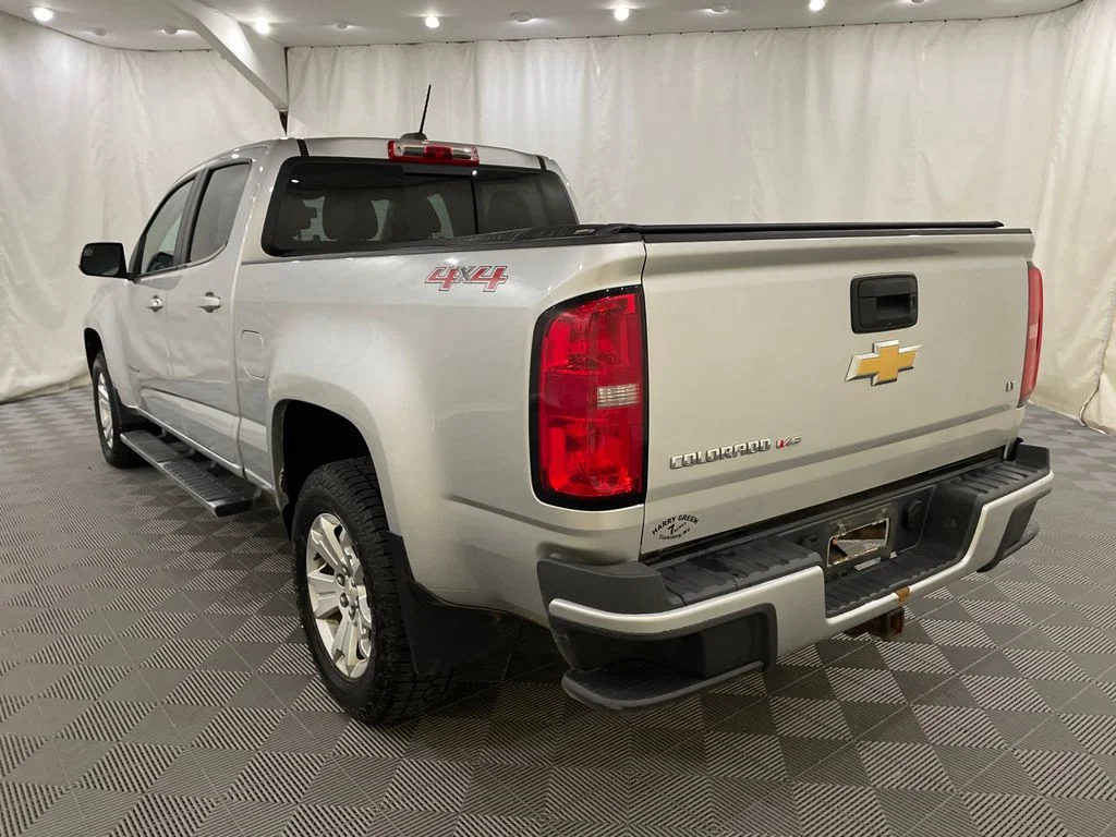 Used 2019 Silver Ice Metallic Chevrolet 4WD LT image 8