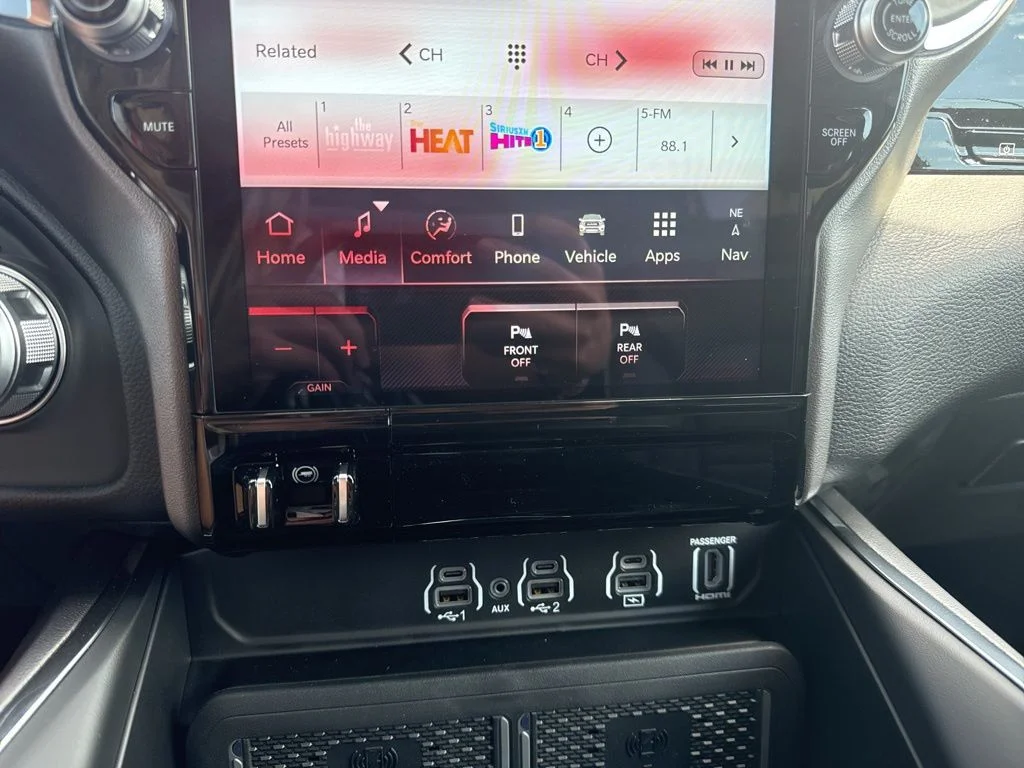 2026 RAM 1500 Laramie - Photo 10
