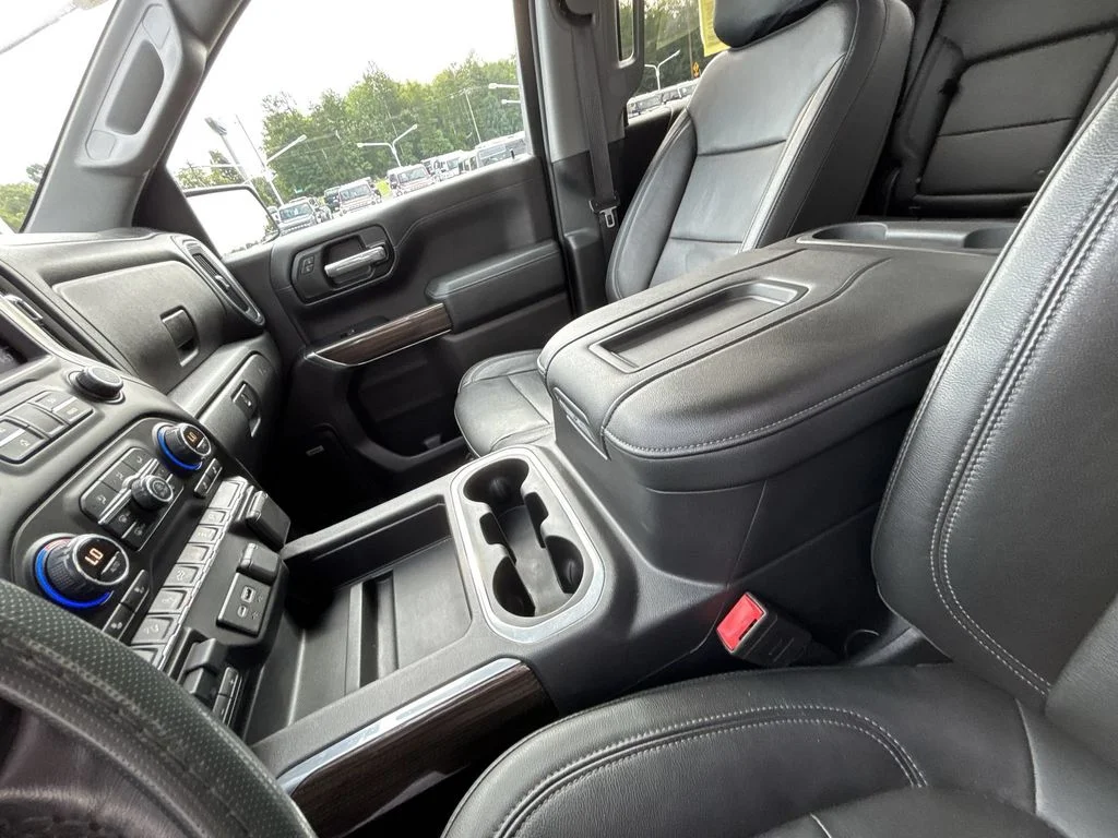 Used 2019 Silver Chevrolet RST image 23