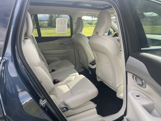 Used 2024 Blue Volvo Core Bright Theme image 10