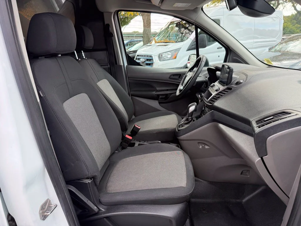 Used 2022 Frozen White Ford XL image 25