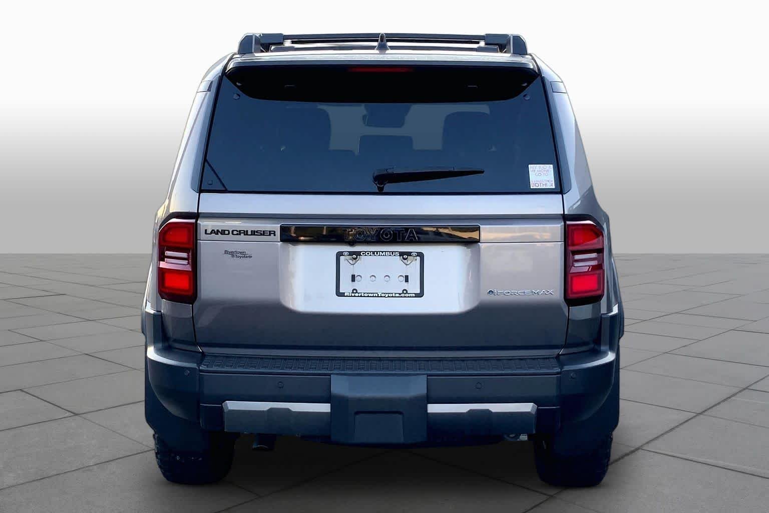 Used 2024 Meteor Shower Toyota  image 5