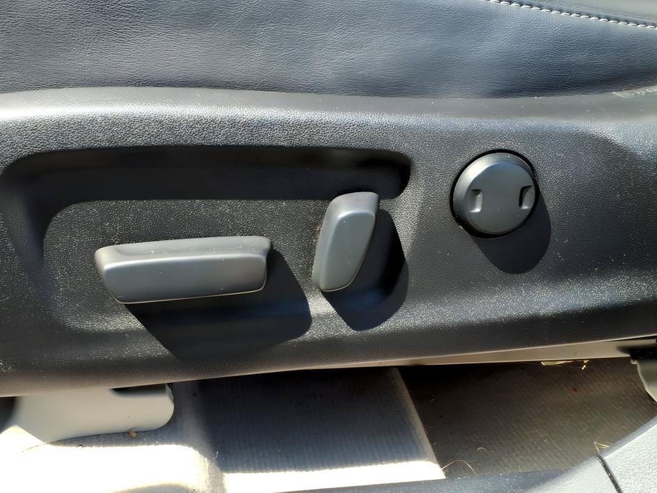 Used 2017 Cashmere Metallic Lexus RX 350 image 18