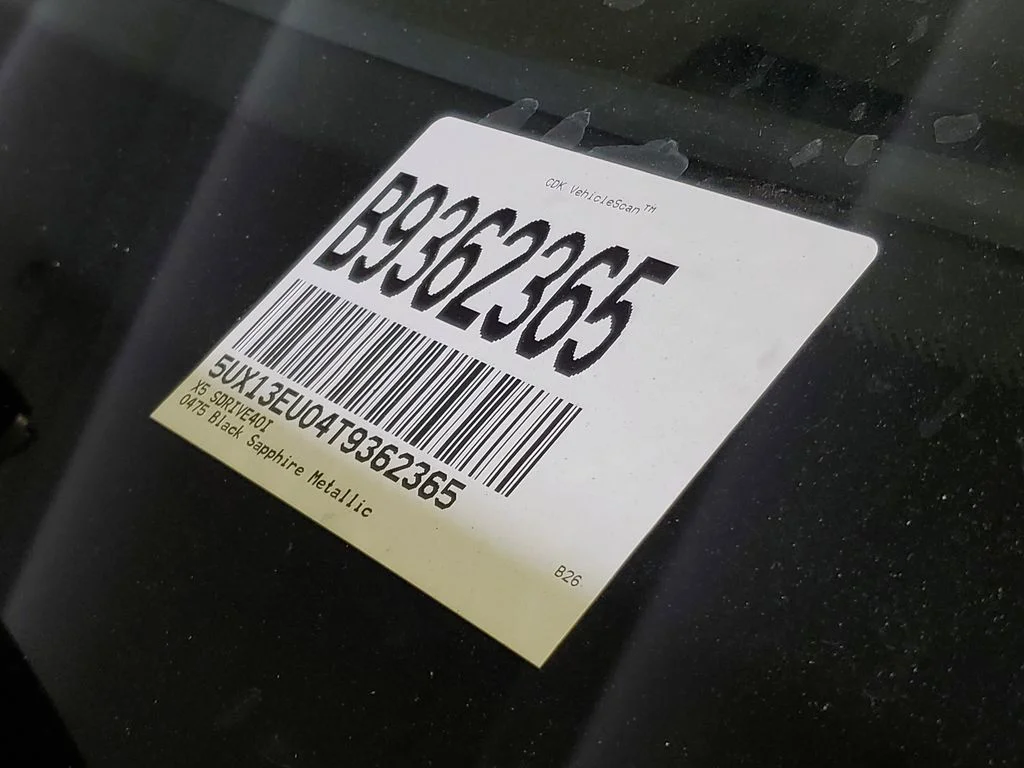 Used 2026 Black BMW sDrive40i image 27