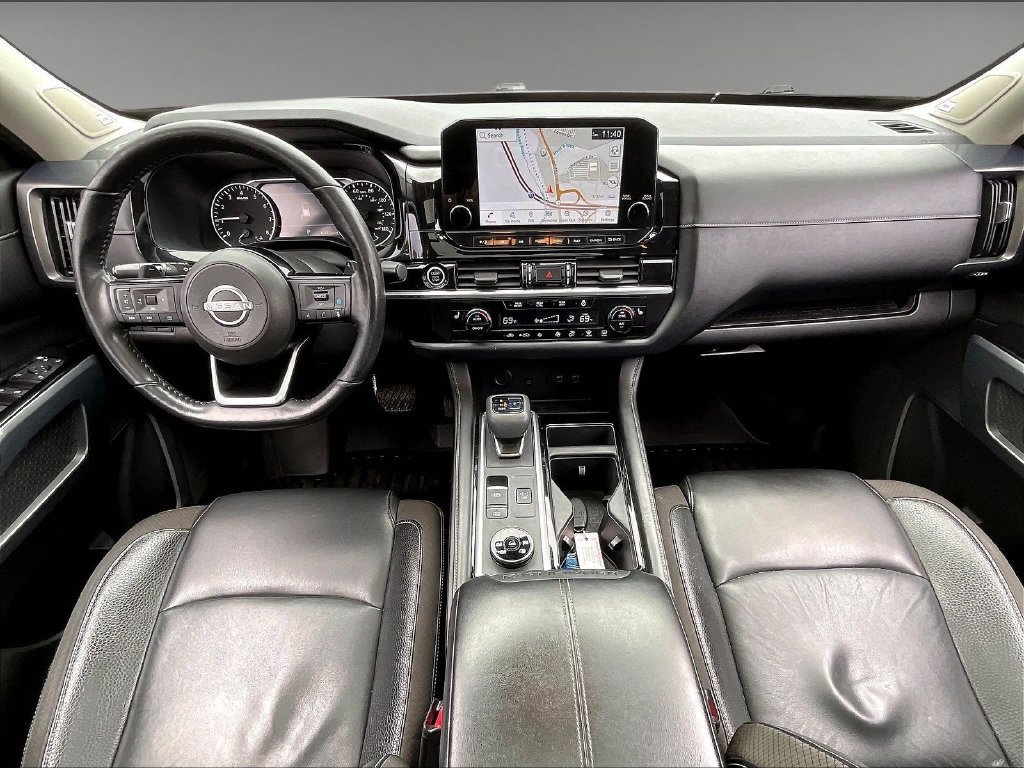 Used 2022 Scarlet Ember Tintcoat/Super Black Nissan SL image 21