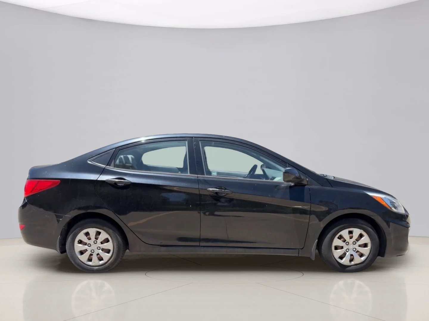 Used 2015 Black Hyundai GLS image 6