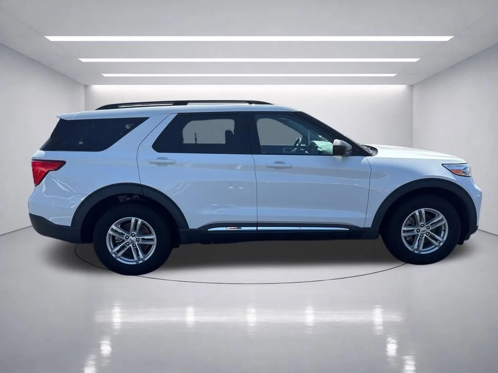 Used 2021 Oxford White Ford XLT image 7