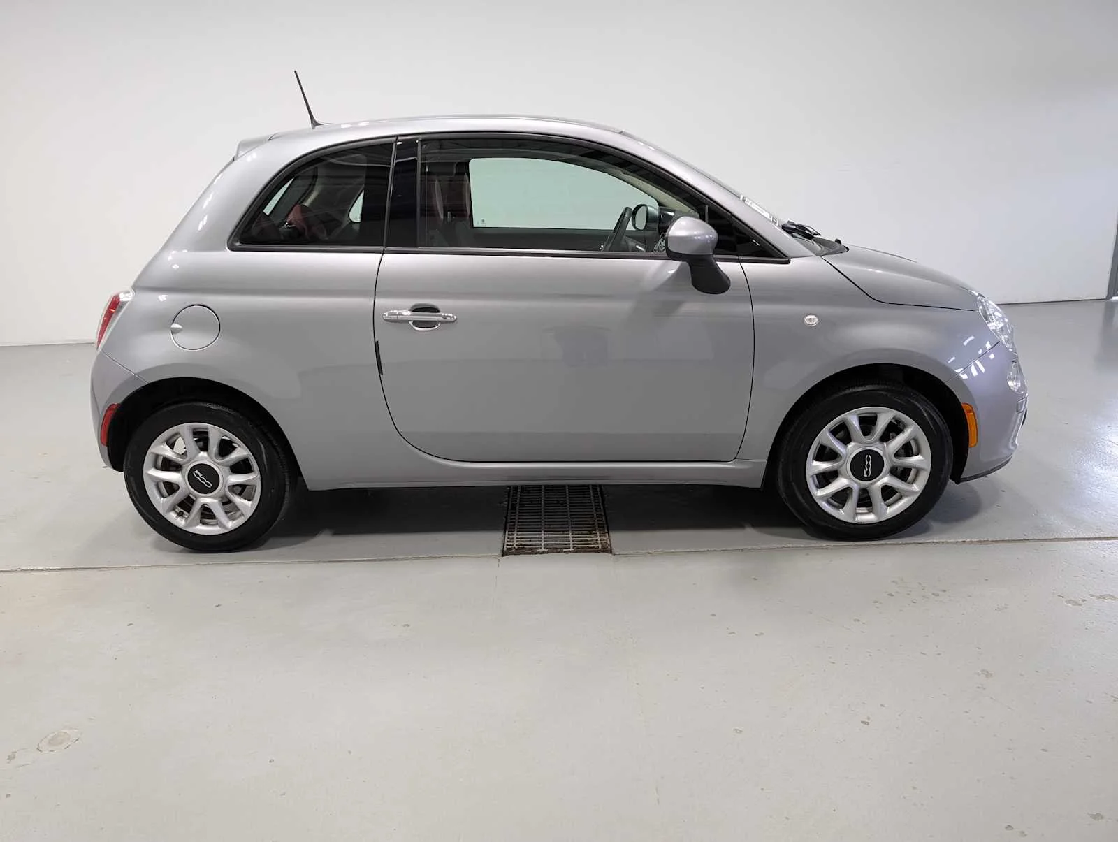 Used 2017 Billet Argento (Silver) FIAT Pop image 6