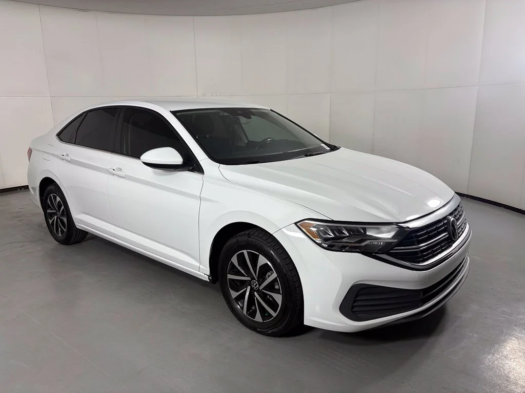 Used 2022  Volkswagen 1.5T S image 2