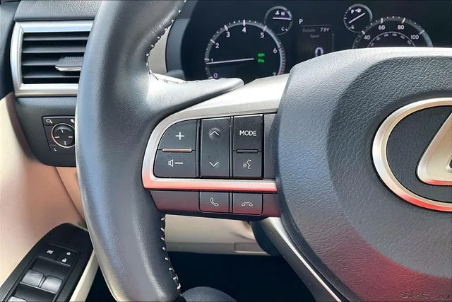Used 2023 White Lexus 460 image 17