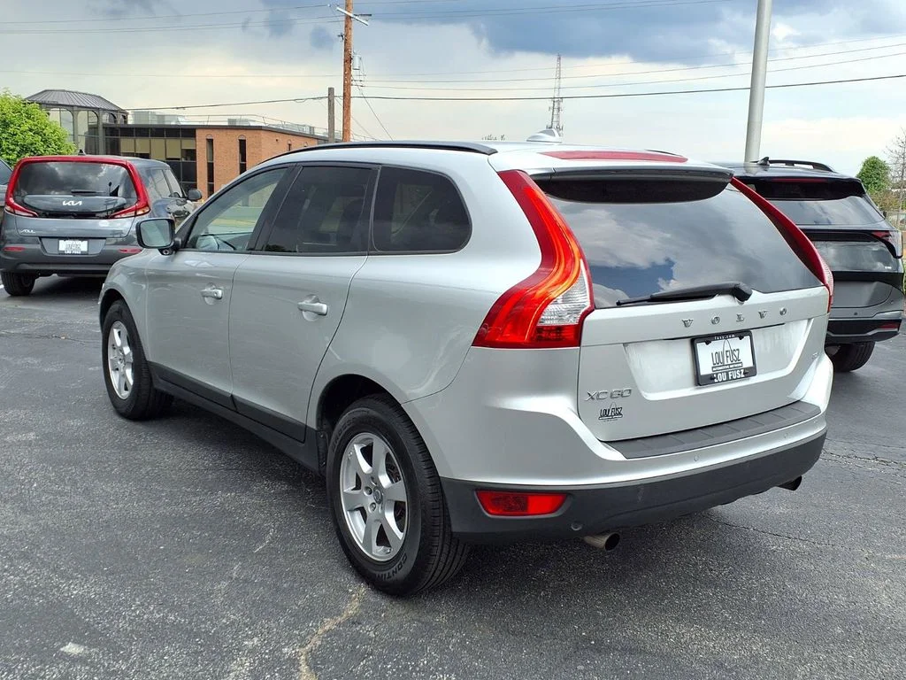 Used 2010 Volvo XC60 3.2 with VIN YV4982DL3A2102556 for sale in St. Louis, MO