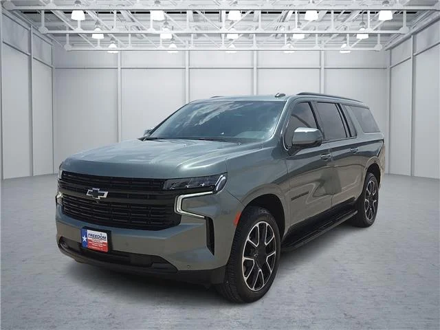 Used 2024 Silver Sage Metallic Chevrolet RST 4x4 image 1