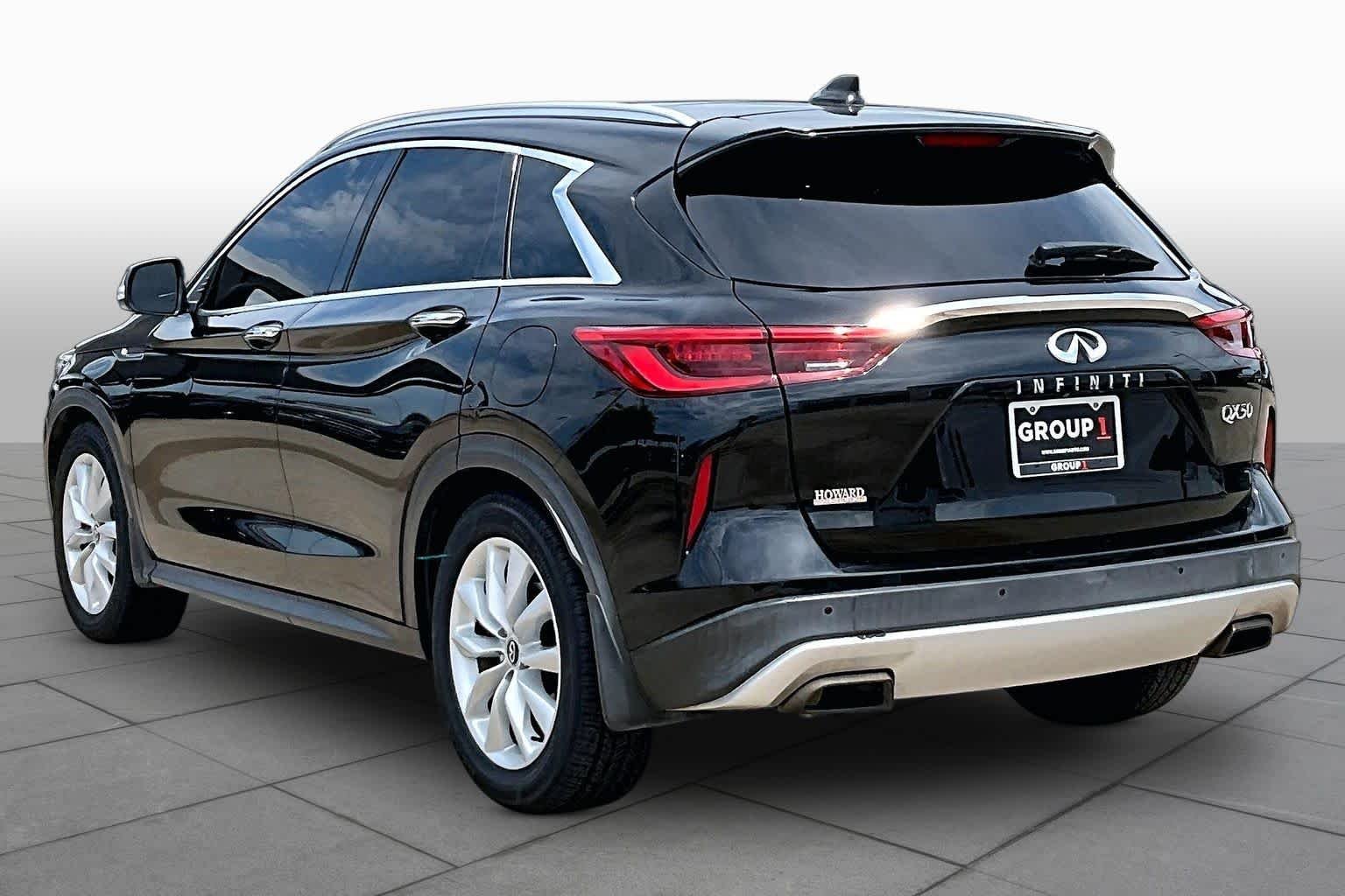 Used 2019 Black Obsidian INFINITI ESSENTIAL image 5