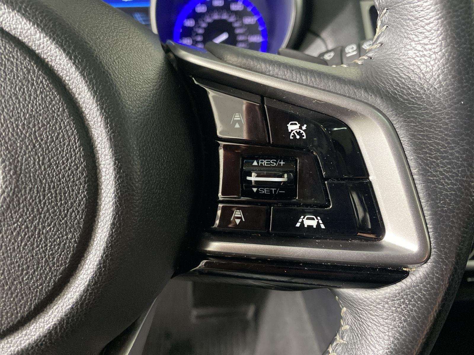 Used 2018 Ice Silver Metallic Subaru Limited image 18