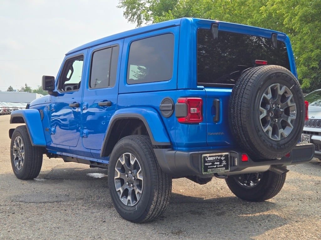 New 2026 Hydro Blue Pearl-Coat Exterior Paint Jeep Sahara image 15