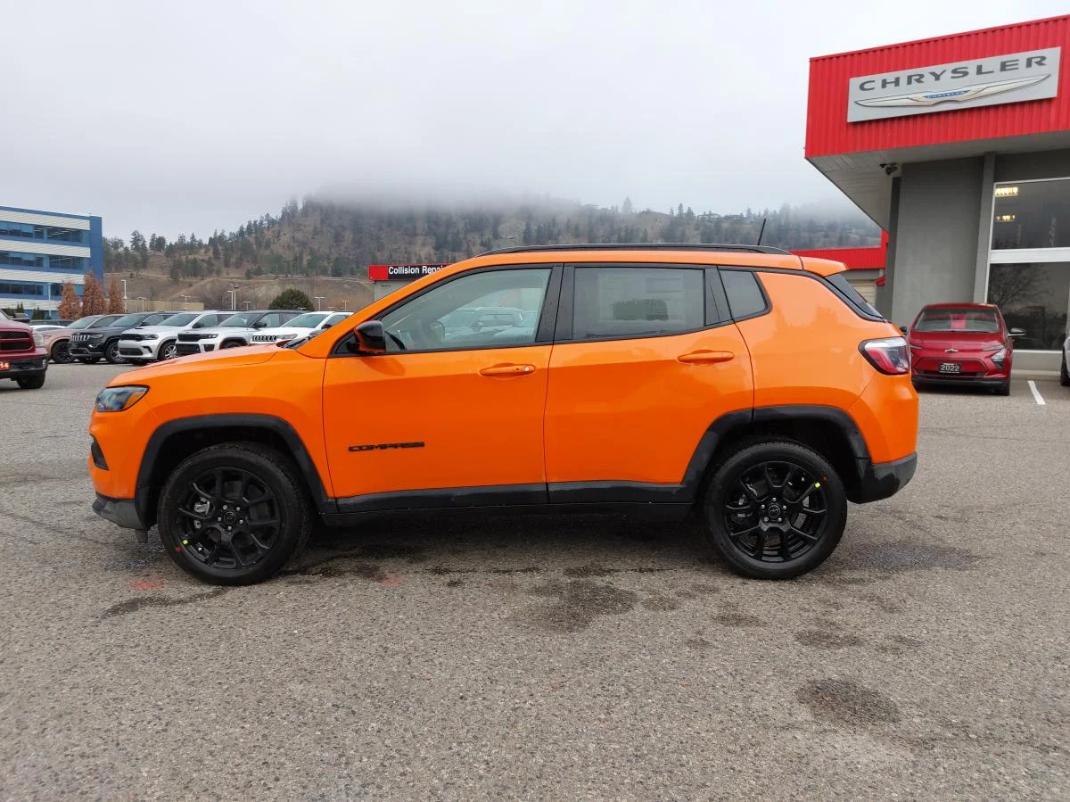 New 2026 joose (pl4) Jeep North 4x4 image 9