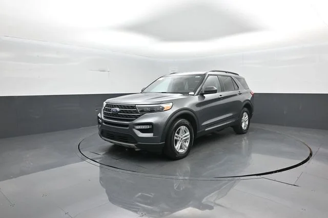 Certified Used 2024 Gray Metallic Ford XLT image 4