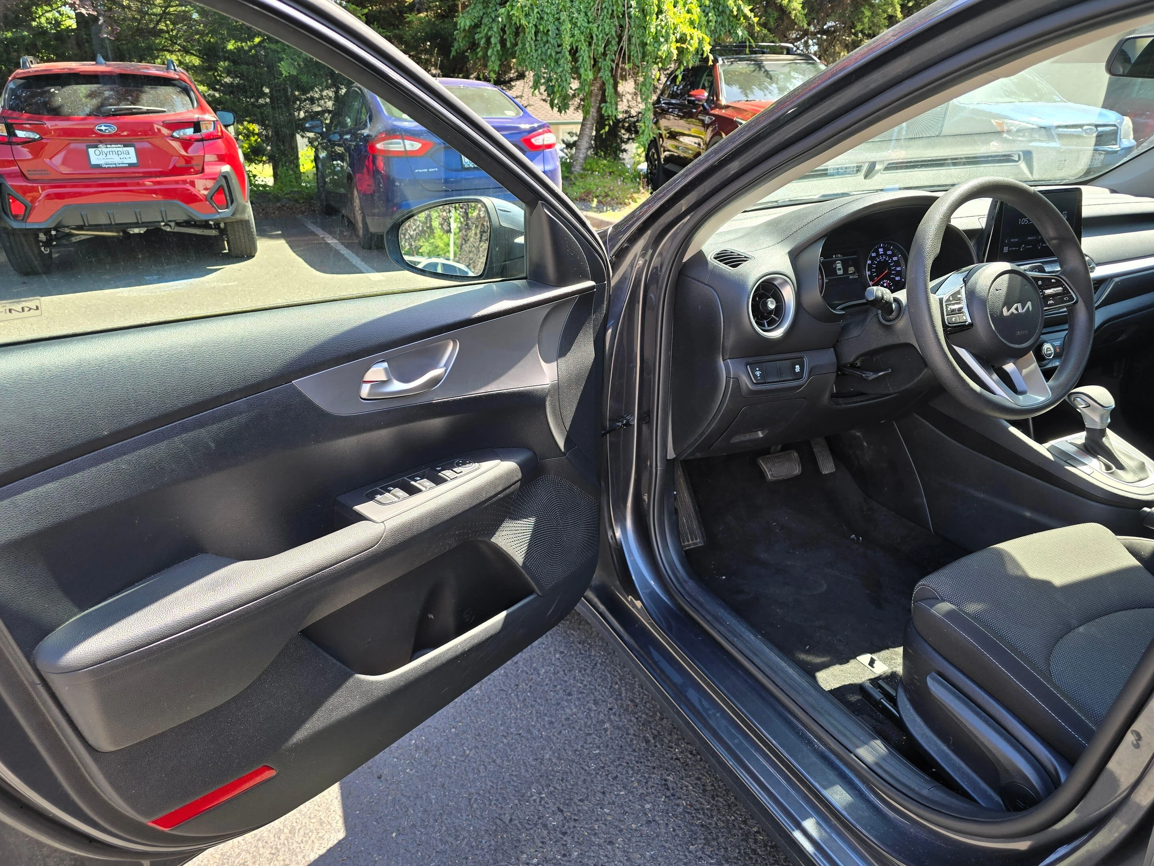 Used 2023 Gray Kia LXS image 7