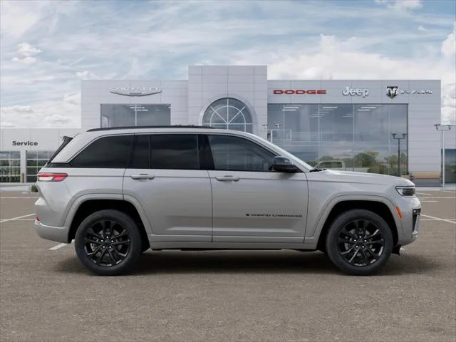 New 2026 Silver Zynith Exterior Paint Jeep Limited Reserve image 47