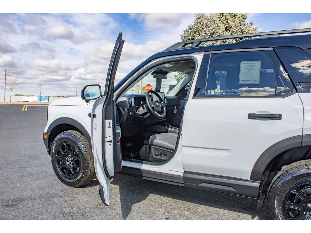 New 2026 OXFORD WHITE Ford Badlands image 13