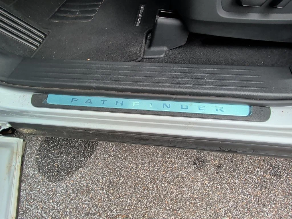 Used 2026 White Nissan Platinum image 9