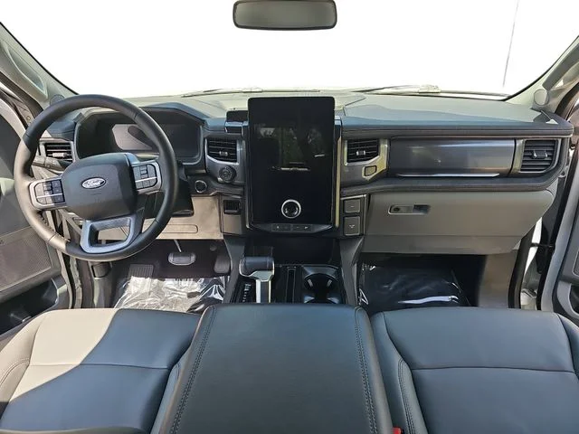 Used 2025 White Ford Flash image 9