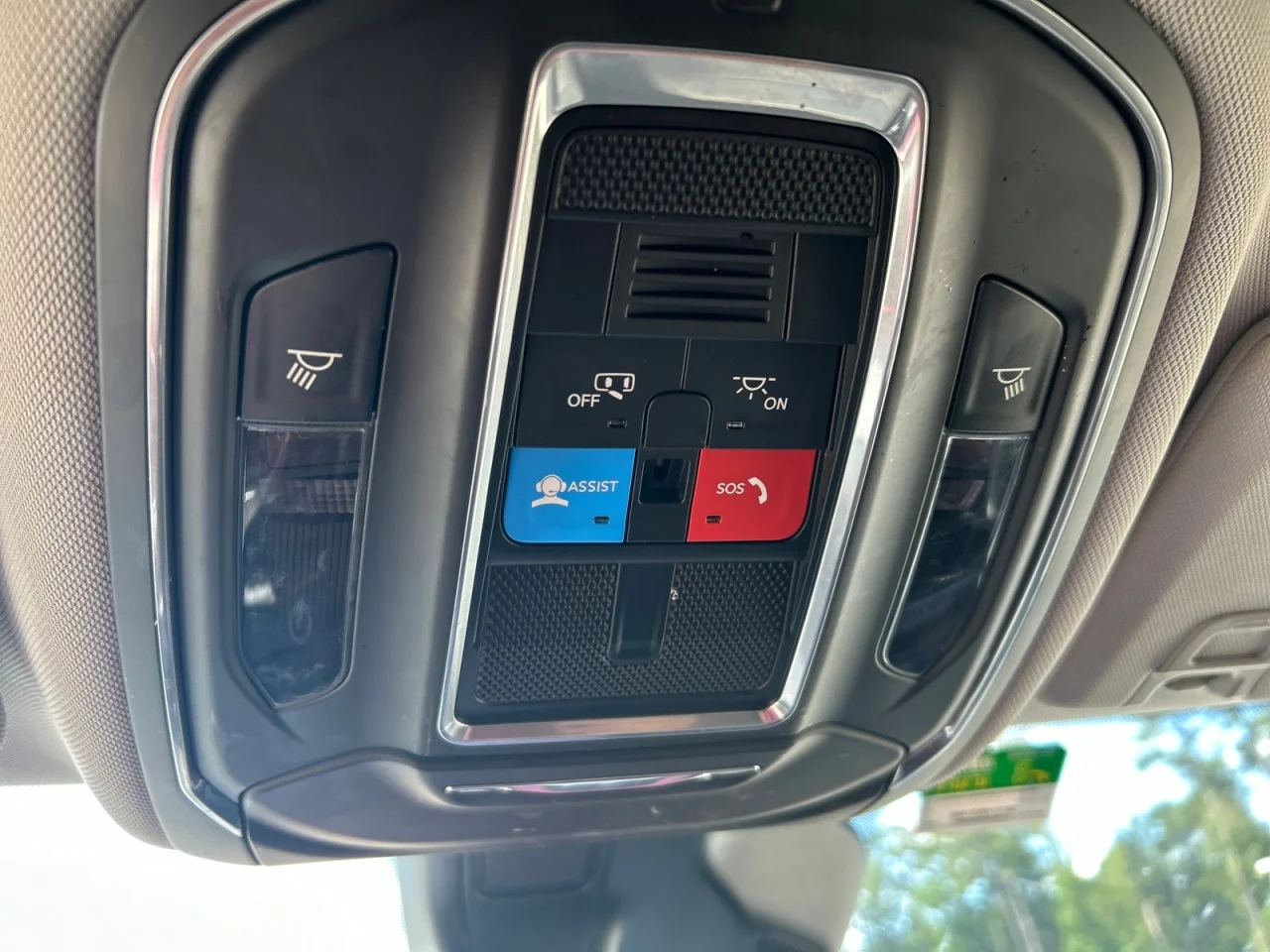 Used 2023 Black Jeep Laredo image 15