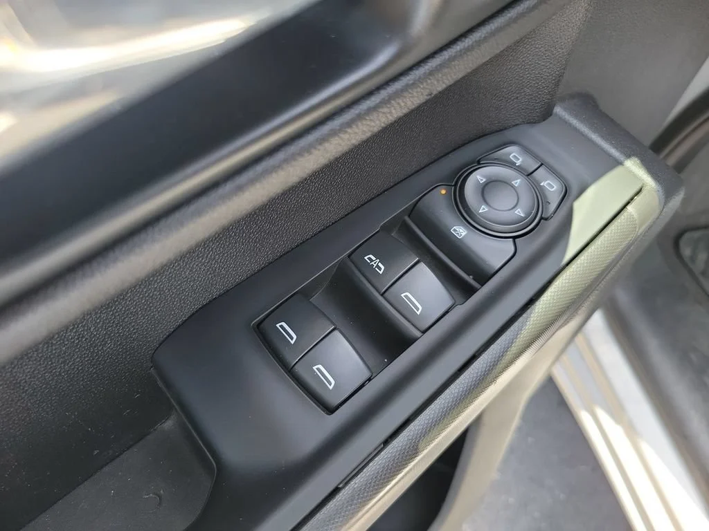 Used 2022 SILVER ICE METALLIC Chevrolet Custom image 22