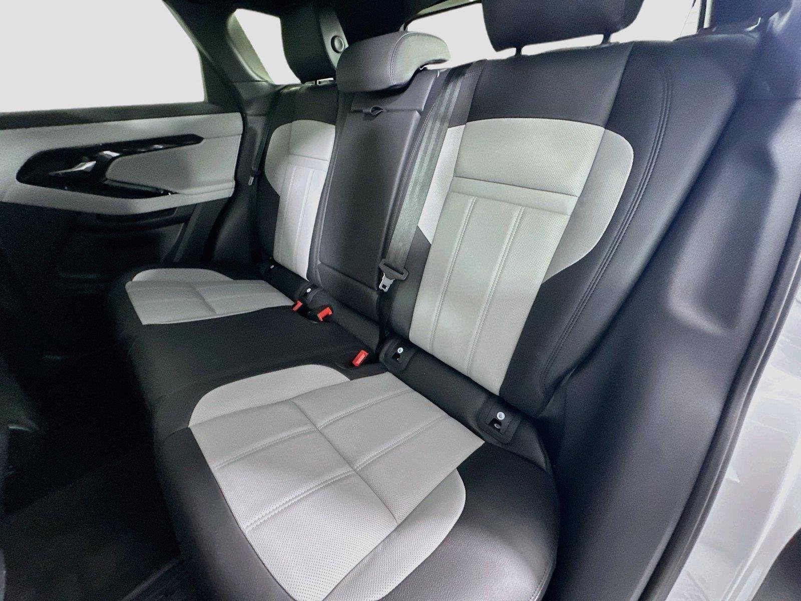Certified Used 2026 Fuji White Land Rover Dynamic SE image 25