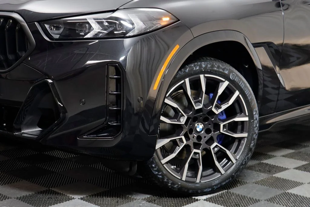 New 2026 Black BMW xDrive40i image 3