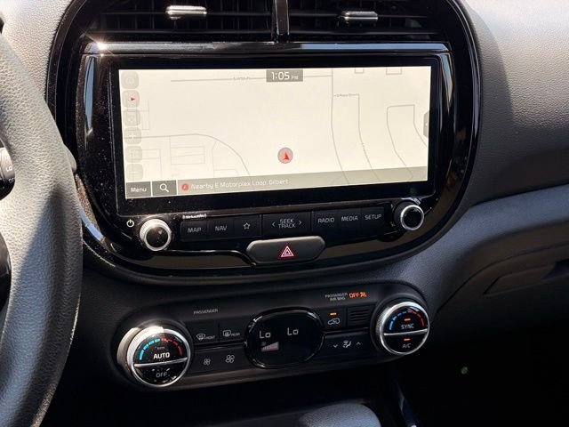 Used 2025 White Kia S image 18