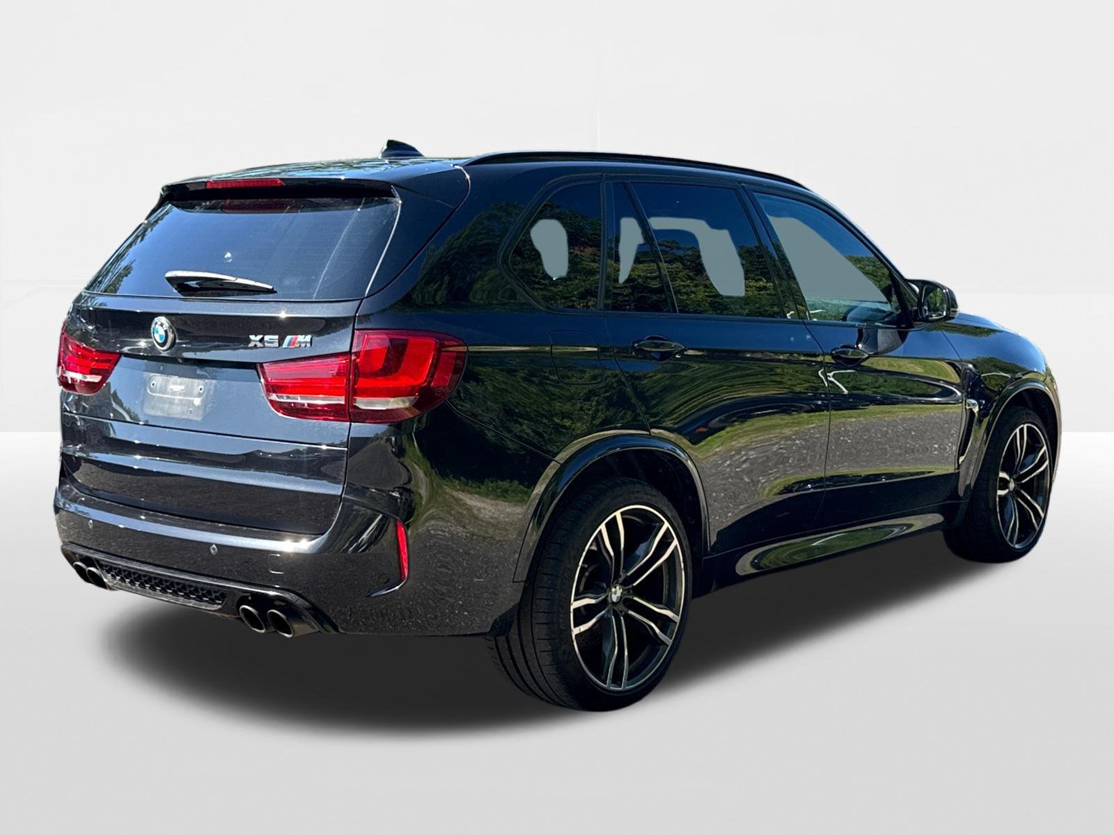 Used 2018 Black Sapphire Metallic BMW  image 5