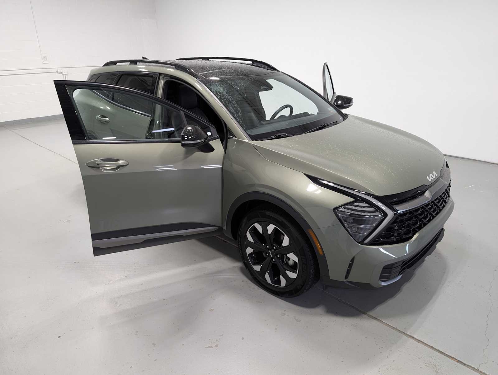 Used 2024 Jungle Green Kia X-Line image 16