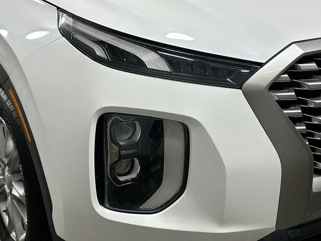 Certified Used 2022 White Hyundai SE image 23