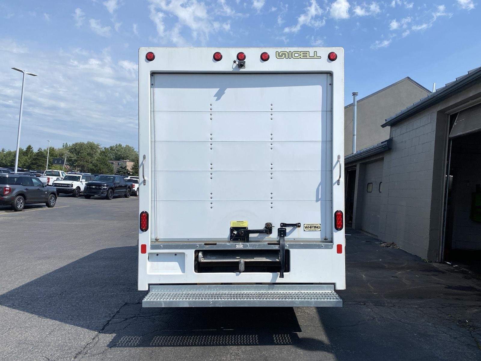 Used 2025 Wh Ford  image 6