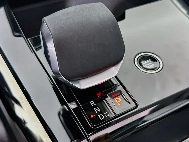 Used 2024 Gray Land Rover Dynamic SE image 19
