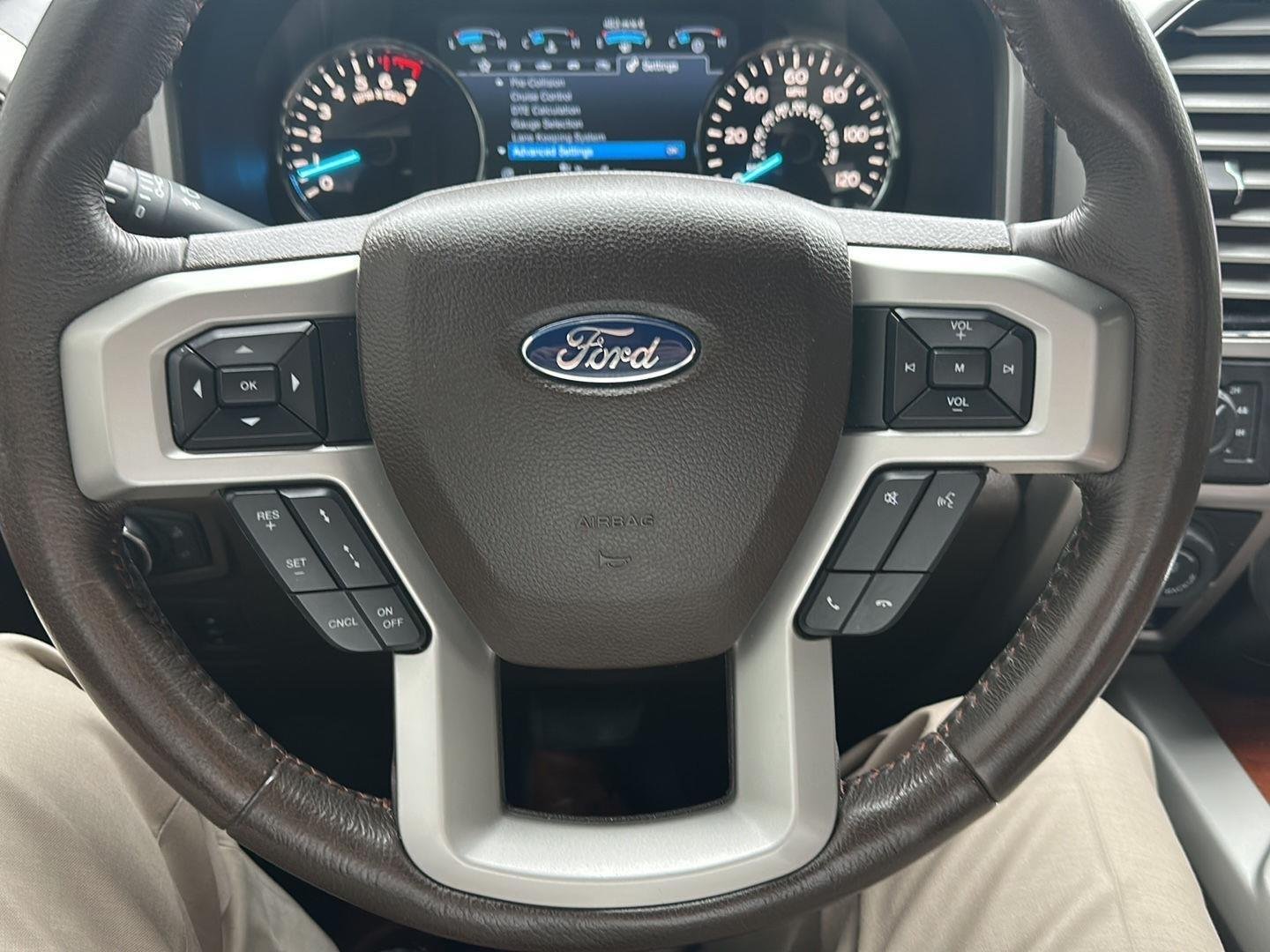Used 2019 White Platinum Metallic Tri-Coat/Stone Gray Ford King Ranch image 7