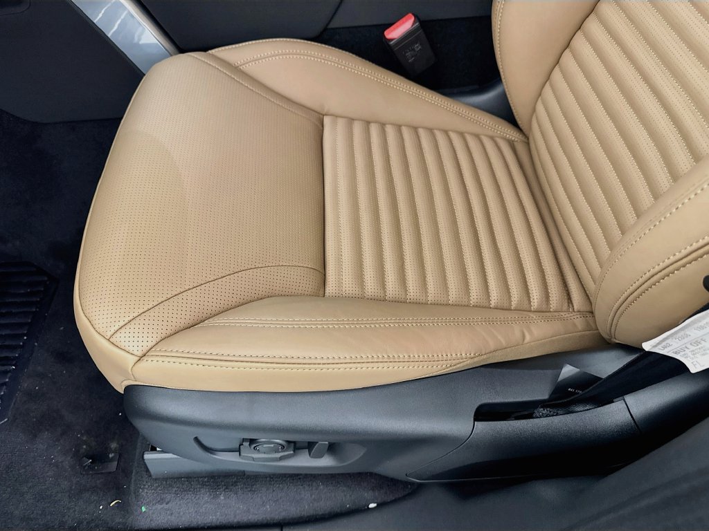 New 2026 Santorini Black Land Rover Dynamic SE image 20
