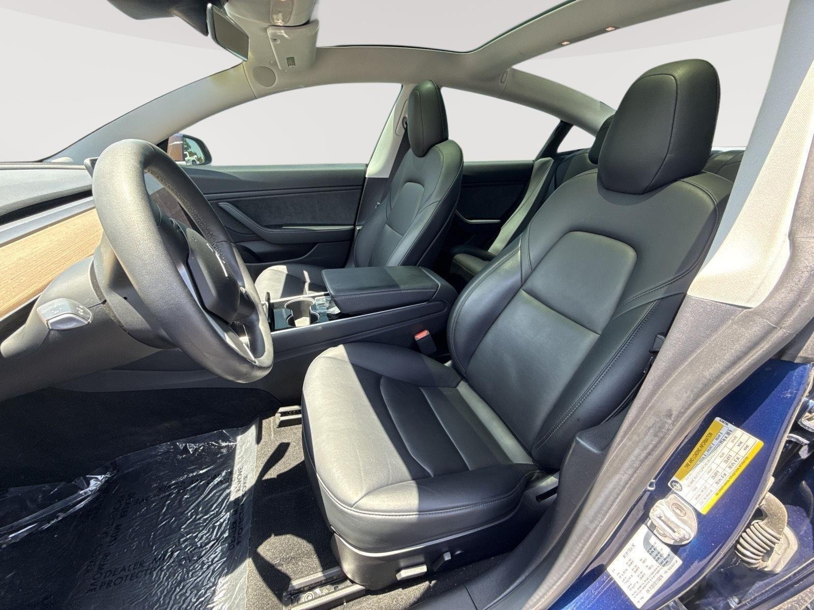 Used 2020 Deep Blue Metallic Tesla Long Range image 3