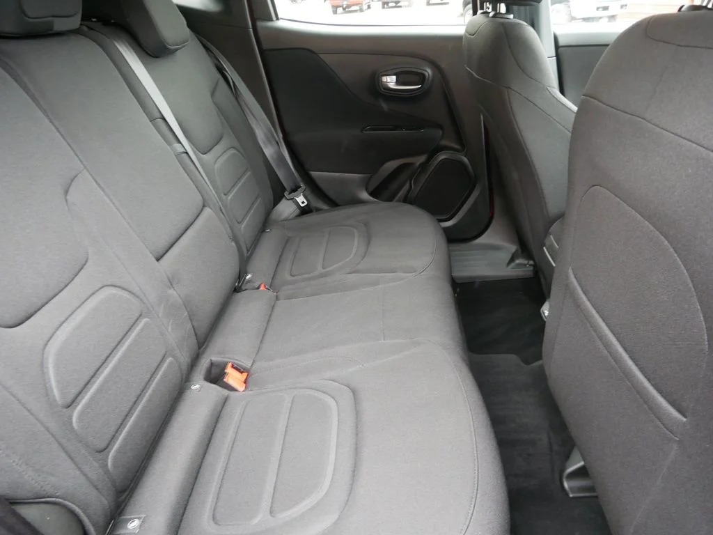 Certified Used 2020 Red Jeep Latitude image 11
