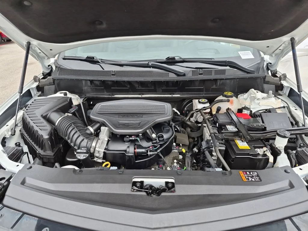 Used 2023 White Cadillac Sport image 17