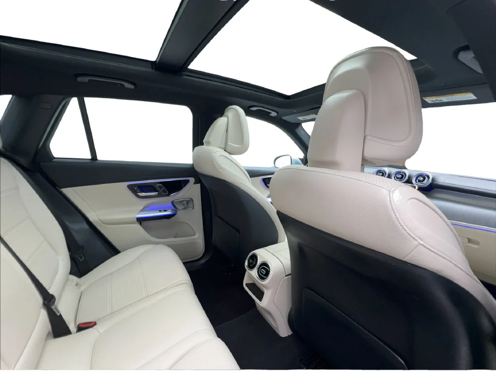 Used 2023 Silver Mercedes-Benz GLC 300 image 29