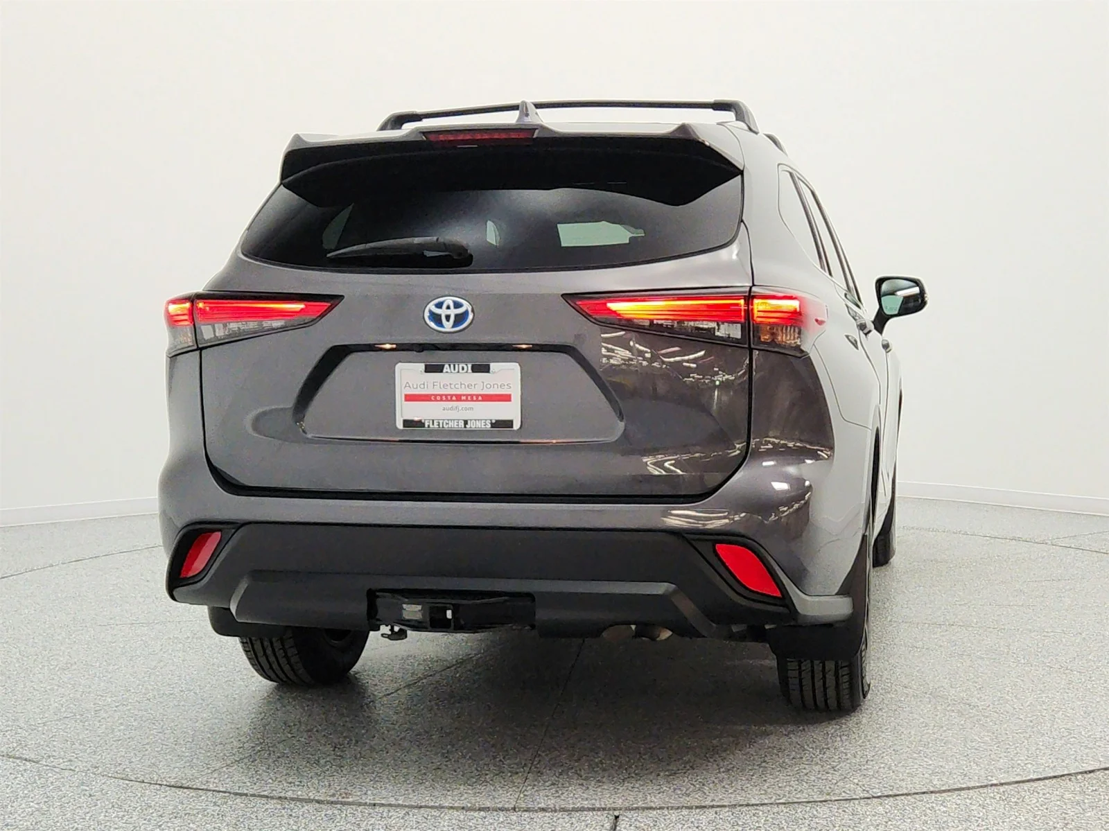 Used 2021 Magnetic Gray Metallic Toyota Hybrid XLE AWD (Natl) image 6