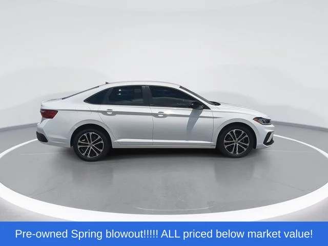 Used 2025 White Volkswagen 1.5T Sport image 9