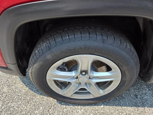 Used 2024 Red Jeep Latitude image 26