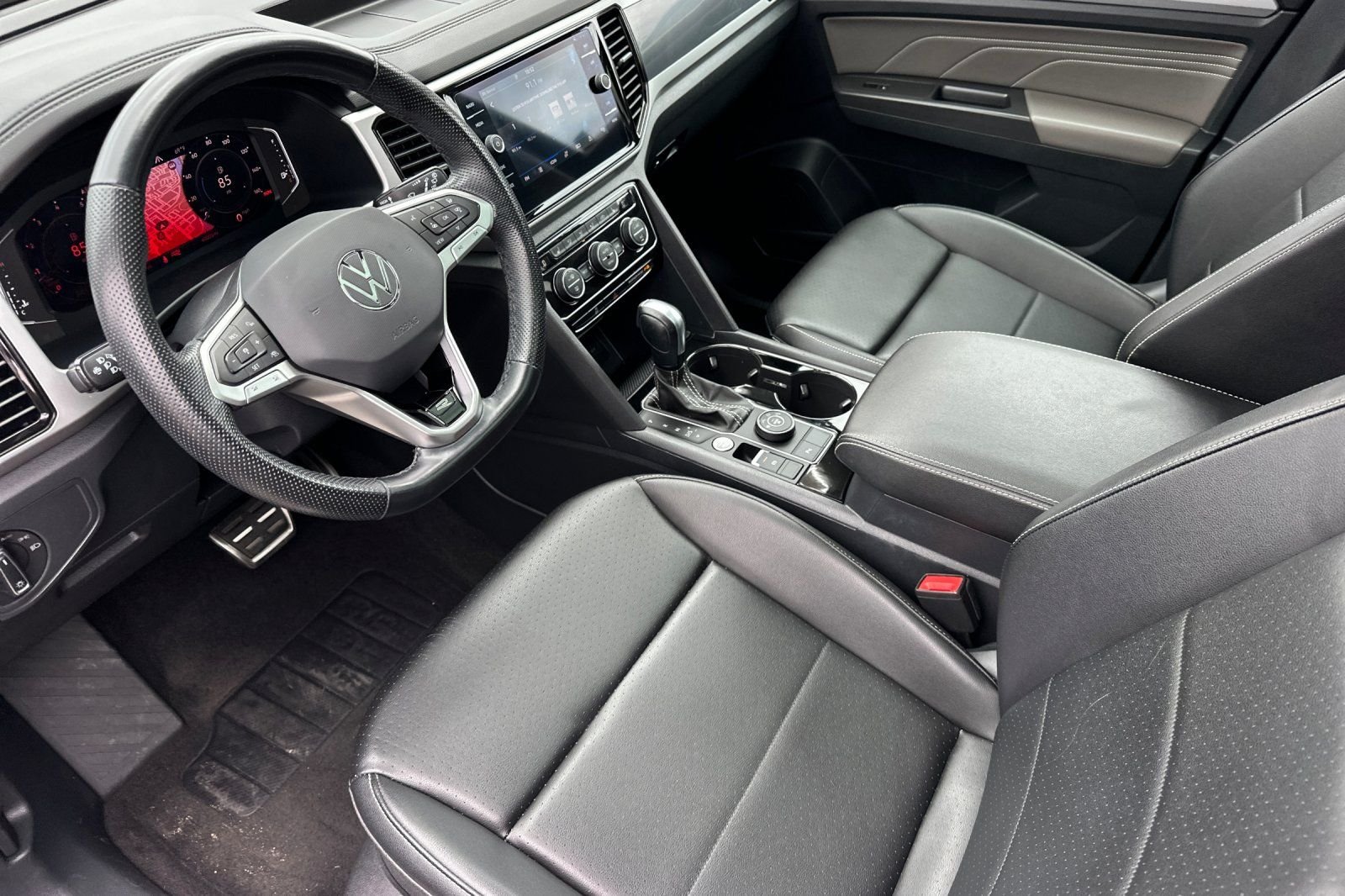Certified Used 2023 Deep Black Volkswagen 3.6L V6 SEL R-Line image 10