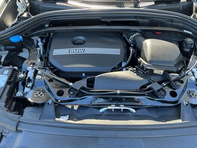 Used 2025 White BMW xDrive28i image 24